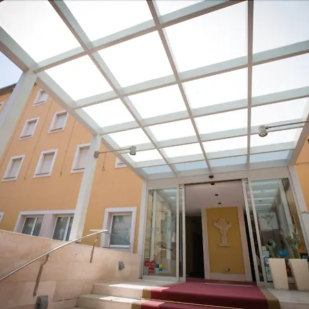 San Domenico Al Piano Hotel 4*